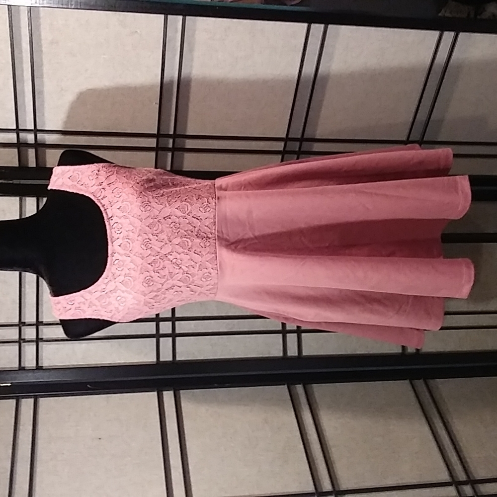 Altar'd State dress NWT! Size medium poly rayon dress perfect for spring